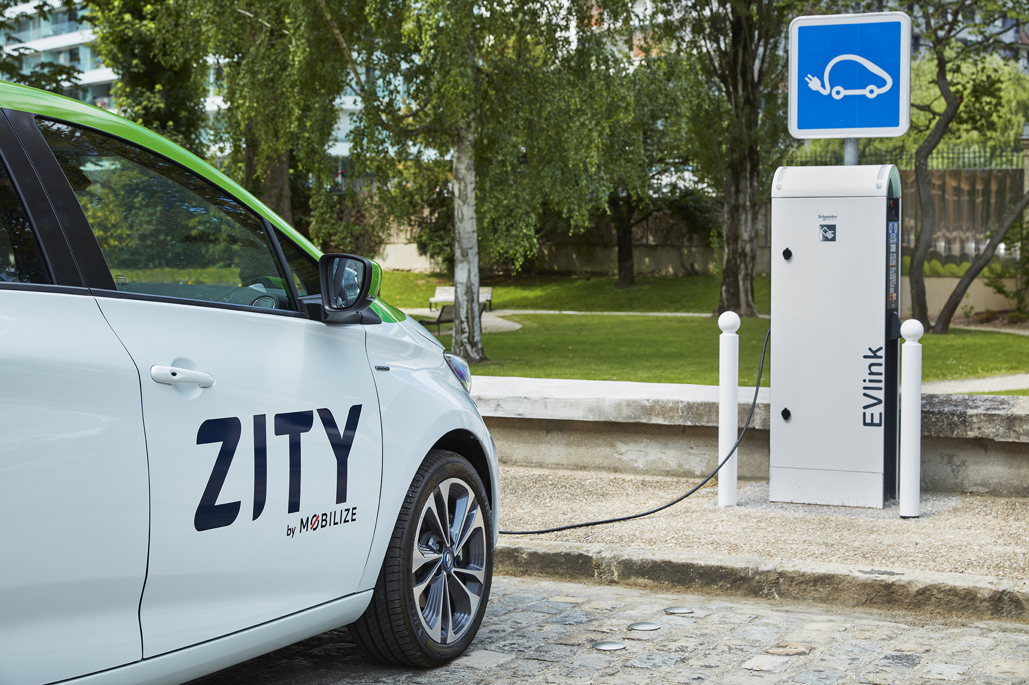 Drásticos cambios en los servicios de movilidad de Renault: absorbe su marca Mobilize y cerrará el carsharing de Zity a lo largo de 2026