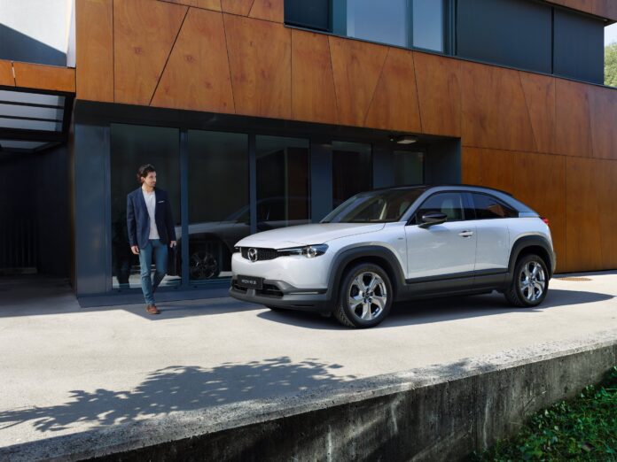2022_mazda_mx-30_global_still-01_until_oct-22th_2024