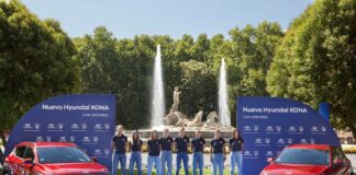 Hyundai entrega una flota del nuevo Kona a las jugadoras del equipo femenino del Atlético de Madrid
