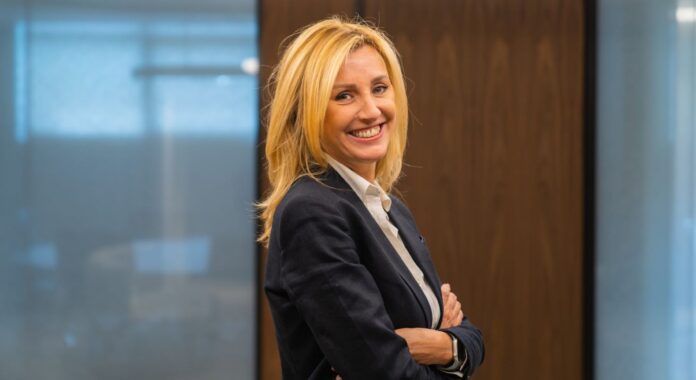 Yvonne Sweeting, directora RRHH y Com Interna ARVAL España