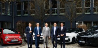 Sixt acuerda con Stellantis la compra de 250.000 coches en tres años y el uso de datos y servicios de Mobilisights