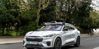 Uber y Waybe anuncian su colaboración para el uso de la IA en la conducción automatizada