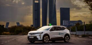 Renault y Joinup acuerdan impulsar la electrificación del sector del taxi con precios preferentes y ayudas por la DANA