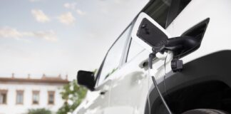 Feneval muestra su contrariedad por la responsabilidad que la UE atribuye a las empresas en la descarbonización de la movilidad